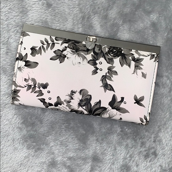 Handbags - Flowered Wristlet Clutch